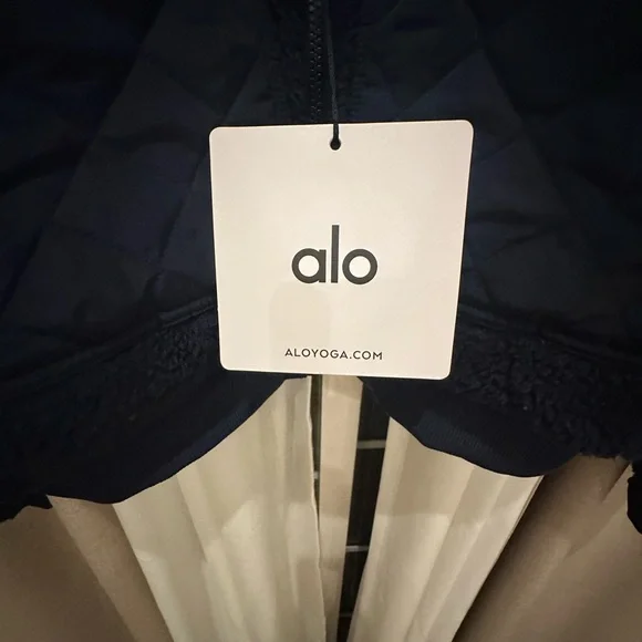 ALO Yoga NWT Women's Edge BomberJacket in Navy - Picture 6 of 13